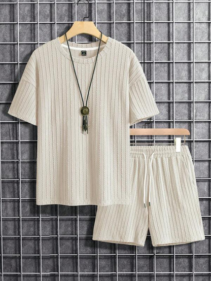 Manfinity Loose Fit Men's Solid Color Drop Shoulder T-Shirt And Shorts Set