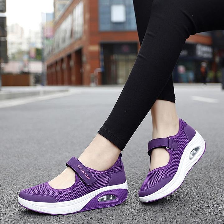 Women's stretchable breathable lightweight walking shoes