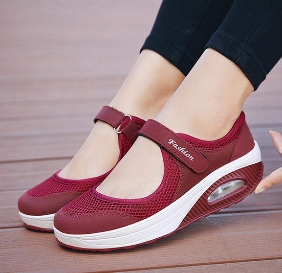 Women's stretchable breathable lightweight walking shoes