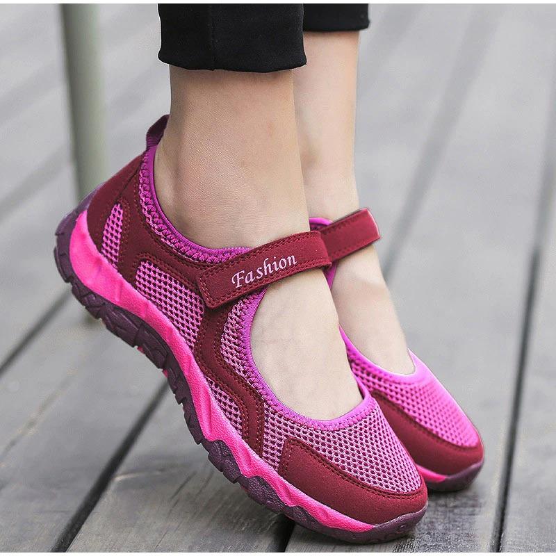 New stretchable breathable lightweight walking shoes