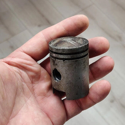 Piston Art Skull Keychain, Piston Skull Motorcycle Keychain Pendant Flashlight Bottle Opener