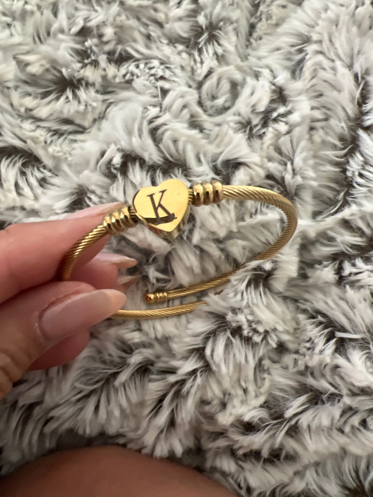 Heart Bracelet Bangle With Letter, Custom Fashion Girls Gold Color Stainless Steel Heart Initial Alphabet Charms Bracelets For Women